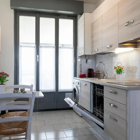 La Veranda - Bright Floor With Views Of The Madonnina Апартаменты *